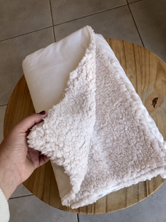 Manta plush y corderito | osito - comprar online