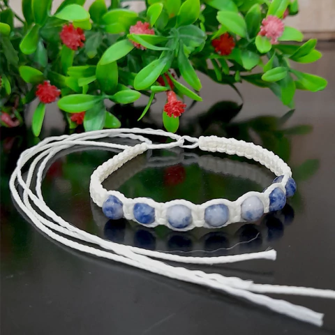 Pulseira / Tornozeleira de Macramê com Sodalita - Tamanho Ajustável