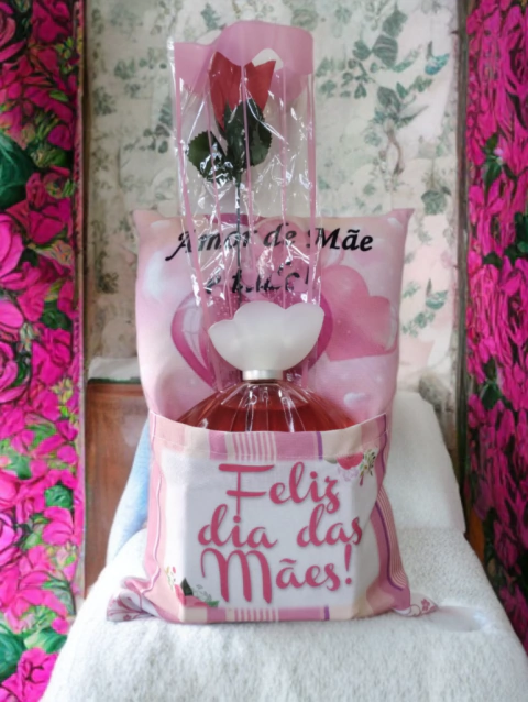 Kit Dia das Mães Floralle da Abelha Rainha - Perfume + Sabonete + Rosa Vermelha + Almofada com Bolso Personalizada Dia das Mães