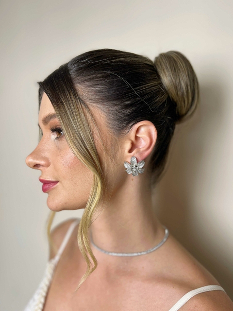 Brinco Flor Cravejada