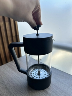 Cafetera estilo French Press de 1 litro, hecha de vidrio de borosilicato, fácil de limpiar.