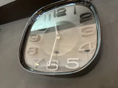 Reloj cuadrado Black & Black en internet