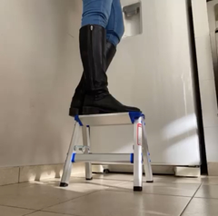 Escalera plegable de aluminio