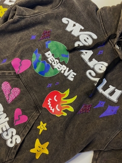hoddie Valeria en internet