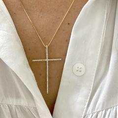 COLAR CORRENTE VENEZIANA COM PINGENTE DE CRUZ CRAVEJADO COM ZIRCONIAS BANHADO A OURO 18K - comprar online