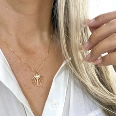 Colar Concha Banhado a Ouro 18k - comprar online