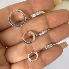 Trio Argola Lisa com Zircônias Banhado a Prata na internet