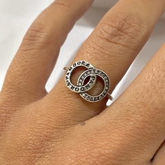 Anel Com Dois Círculos Cravejado com Zircônias Prata 925 - Bianca Tardivo Semijoias I Prata 925 e Semijoias Banhado a Ouro 18k