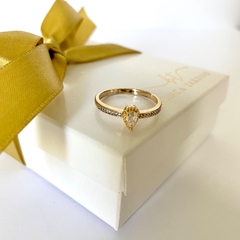 ANEL GOTA CRAVEJADO COM ZIRCONIAS BANHADO A OURO 18K - comprar online