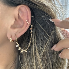 PIERCING DE ARGOLA COM CORRETINHA DE MEDALHAS BANHADO A OURO 18K - Bianca Tardivo Semijoias I Prata 925 e Semijoias Banhado a Ouro 18k