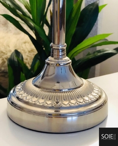 LAMPARA JESSIA TROMPO BASE METAL - comprar online