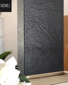 Imagen de LAMPARA FRIDA RECTANGULAR CUERO NEGRO | ALTURA 64CM