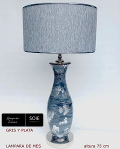 LÁMPARA JUANA GRIS Y PLATA | ALTURA 75CM