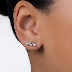 Brinco Rommanel Com Zircônias Ouro 18k Rommanel Lançamento - comprar online