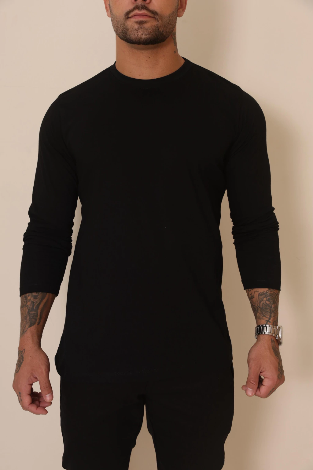 Camiseta Manga Longa em Malha 100% Algodão – Conforto e Estilo que Acompanham Você