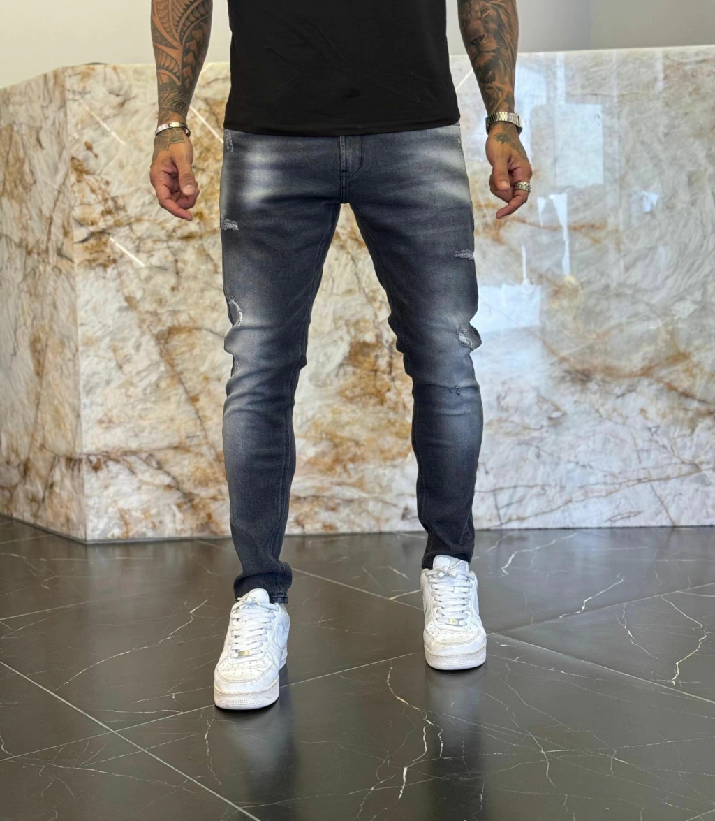 Calça Jeans Skinny Masculina – Lavagem preta estonada com Caimento Slim