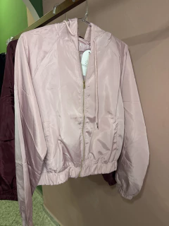 jaqueta com ziper e touca - Schumaker Store