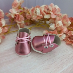 Sapato de Boneca - em couro legitimo - cor rosa brilhante - boneca - brincadeira