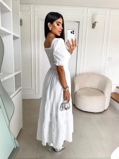 Vestido Longo Bordado em Lese com Manga - Anna - Involve