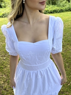 Vestido Longo Bordado em Lese com Manga - Anna - loja online