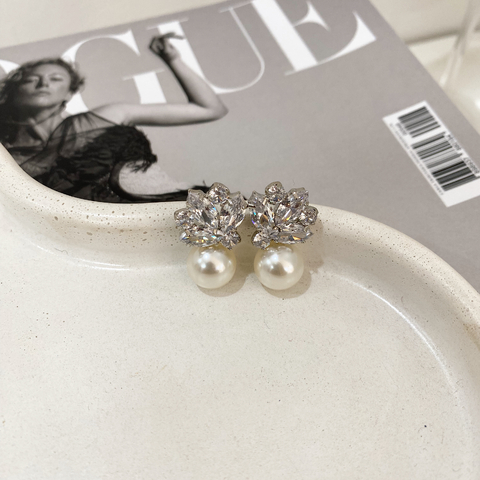 Brinco Pérola em Pedraria