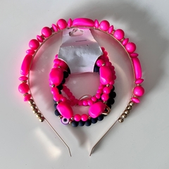 Kit 1 Tiara Luxo + Mix pulseiras miçangas - Império Pink