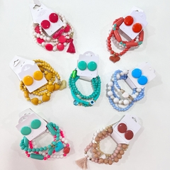 Imagem do Kit 1 Mix pulseiras miçangas + 1 botão resina 2cm
