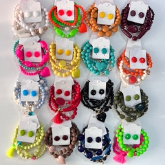 Kit 1 mix pulseiras + 1 brinco resina 1cm