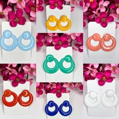 Kit com 6 pares brincos argola de resina sortidas - comprar online
