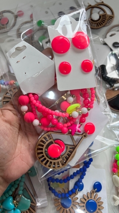 Imagem do 6 Kits (1 Mix Pulseiras e 3 Brincos)