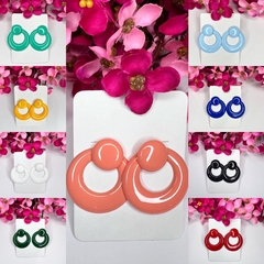 Kit com 24 pares brincos argola de resina sortida - comprar online