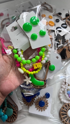 6 Kits (1 Mix Pulseiras e 3 Brincos) - comprar online