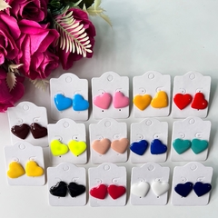 Kit 10 pares de brinco coração resina sortidos 2cm na internet