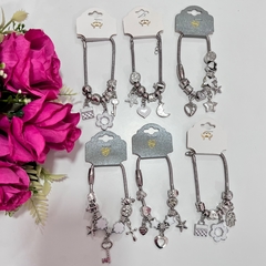 Pulseira berloques prateada estilo feminina sortidas - loja online