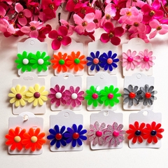 Kit C/ 24 florzinhas acrilico sortidas