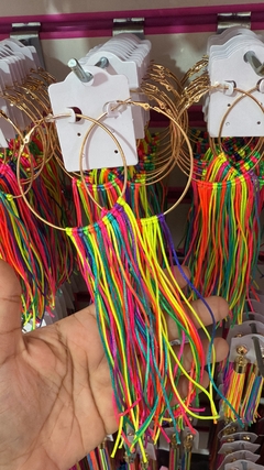 Brinco argola carnaval tiras coloridas e lisas sortidas - loja online