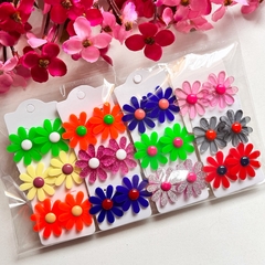 Kit C/ 24 florzinhas acrilico sortidas - comprar online
