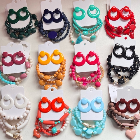 Kit 1 mix pulseiras + 1 brinco argola resina