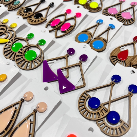 Kit com 5 pares de brincos mdf sortidos