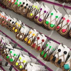 40 pares de brincos mdf com resina sortidos - loja online