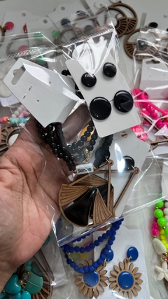 12 Kits - 1 Mix pulseiras + 3 brincos - comprar online
