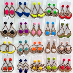 36 pares de brincos mdf com resina sortidos - loja online
