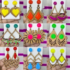 Kit com 5 pares de brincos mdf sortidos na internet