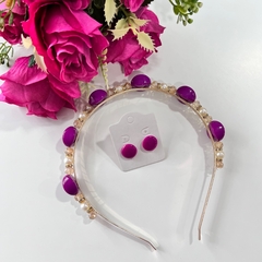 Kit 1 tiara luxo + 1 botão resina 1cm na internet