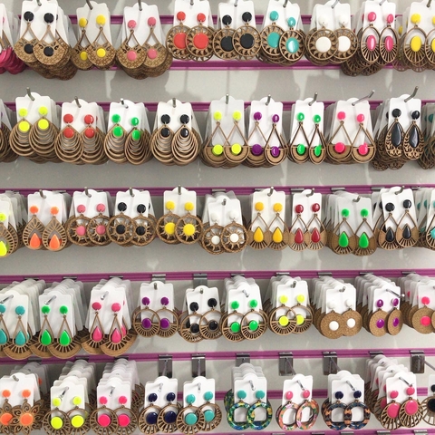 KIT REVENDA C/30 MDF 12 botão maior 12 botão menor