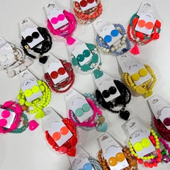 Kit 1 Mix pulseiras miçangas + 1 botão resina 2cm - comprar online