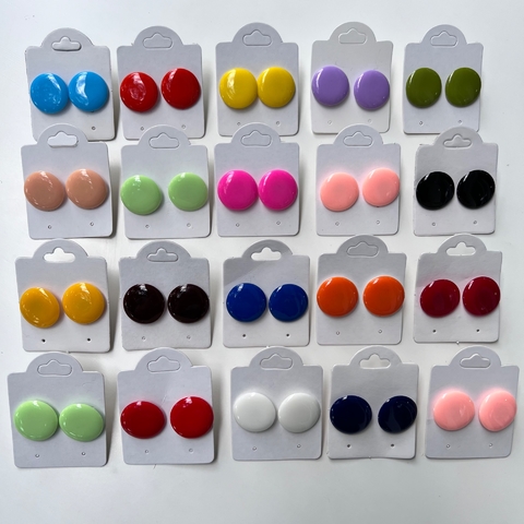 100 pares de brincos botão resina 2cm sortidos
