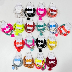 Kit 1 Mix pulseiras miçangas + 1 botão resina 2cm