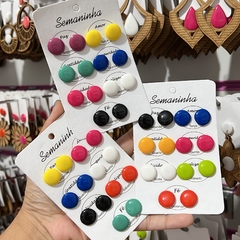 Imagem do Cartela 7 pares de Brincos botão semaninha resina 1 cm sortido