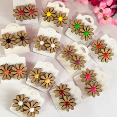 Kit 6 florzinhas margarida mdf com resina sortidas - comprar online